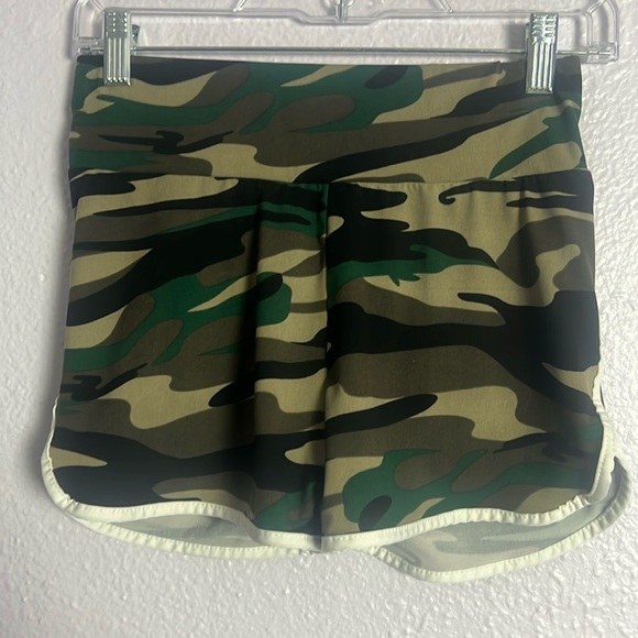Army Print Shorts - Picture 1 of 3